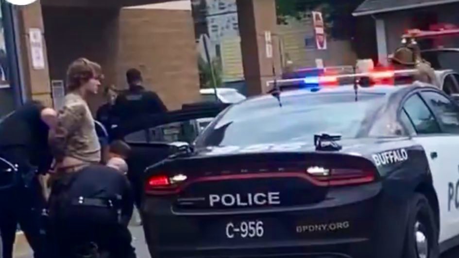 NewsAlertUK_'s tweet photo. #BREAKING At least 8 people have been killed in a mass shooting in #Buffalo, New York. Gunman posted manifesto online describing himself as a white supremacist. https://t.co/AiG8NMCkxL