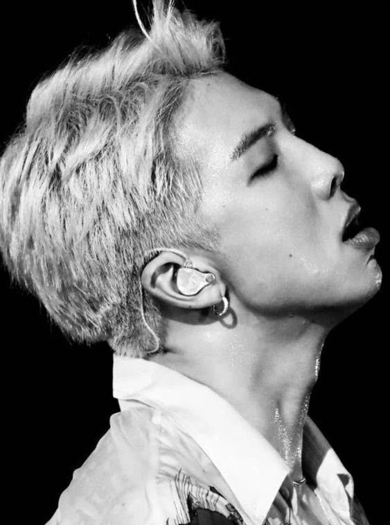harrysgirl_tpwk's tweet photo. how to trigger namjoon stan 🔞 - a hot thread https://t.co/hogUzJc8OJ