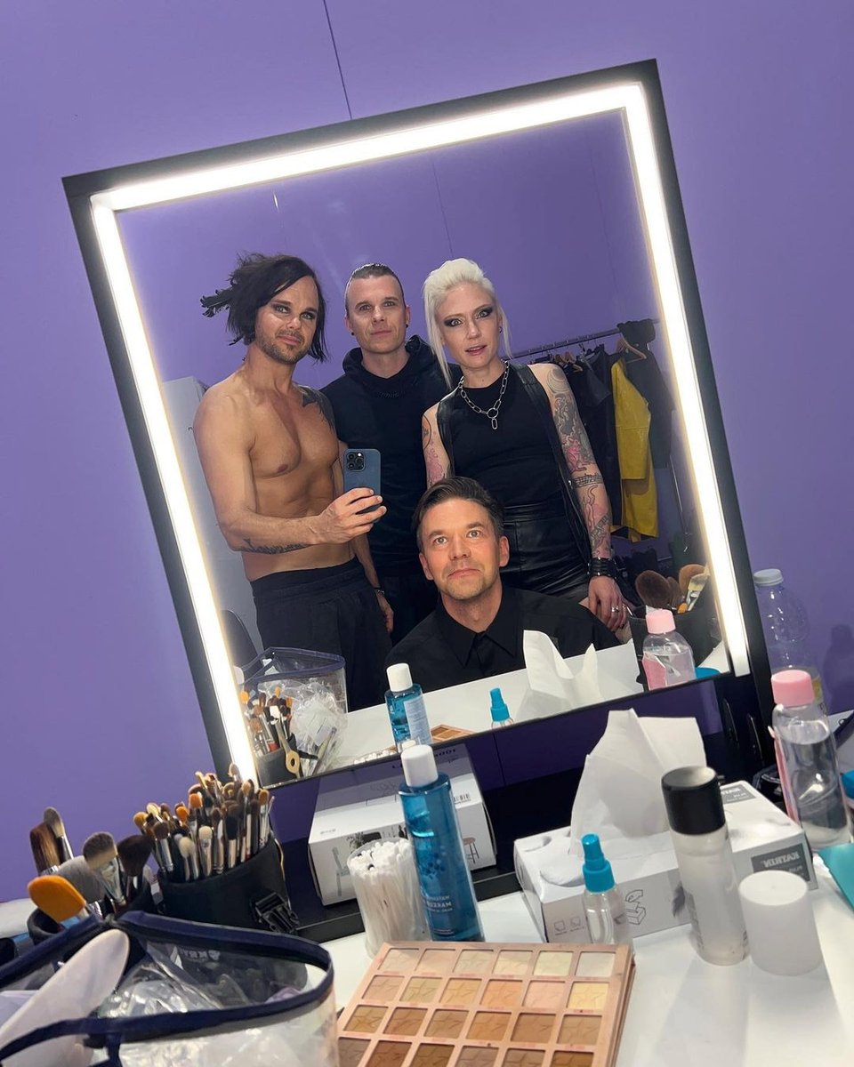 SweetSixteen68's tweet photo. #Eurovision
#Eurovision2022
#ESC2022
#ESCFIN
#THERASMUS
#JEZEBEL
💛🇫🇮🖤...Vote 4️⃣ Tonight...🖤🇫🇮💛 https://t.co/968MmxFN8q