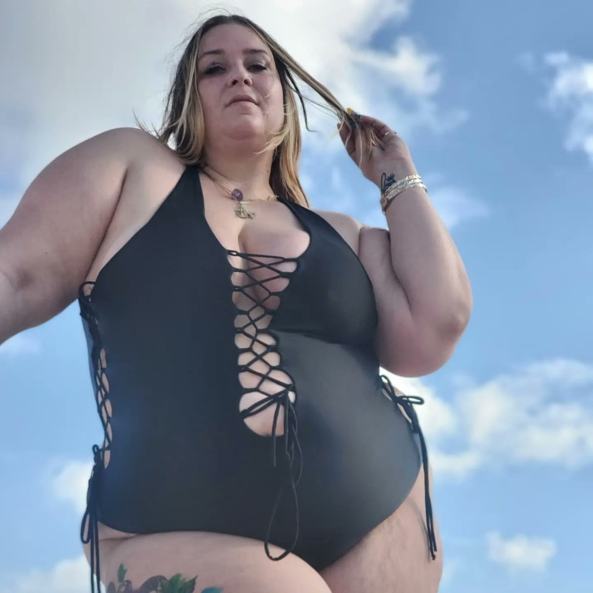 suggamonkeybae's tweet photo. It's #swimsuit season! Just put that swimsuit on!
#plussizeswimwear #psswim #plussize #psfashion https://t.co/gLGrng6aMH