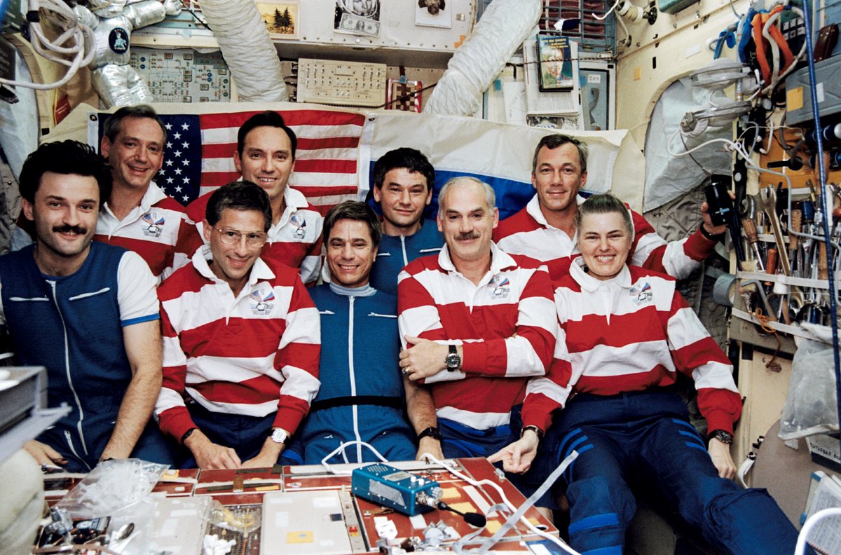 SpaceAboveUs's tweet photo. New episode! STS-79 was delayed by some SRB trouble, but once the countdown started everything went nice and smoothly. Time to deliver John Blaha to Mir and bring Shannon Lucid home after more than six months in space! https://t.co/iuKRpnthrV #STS79 1/4 https://t.co/C6iE4nHMB7