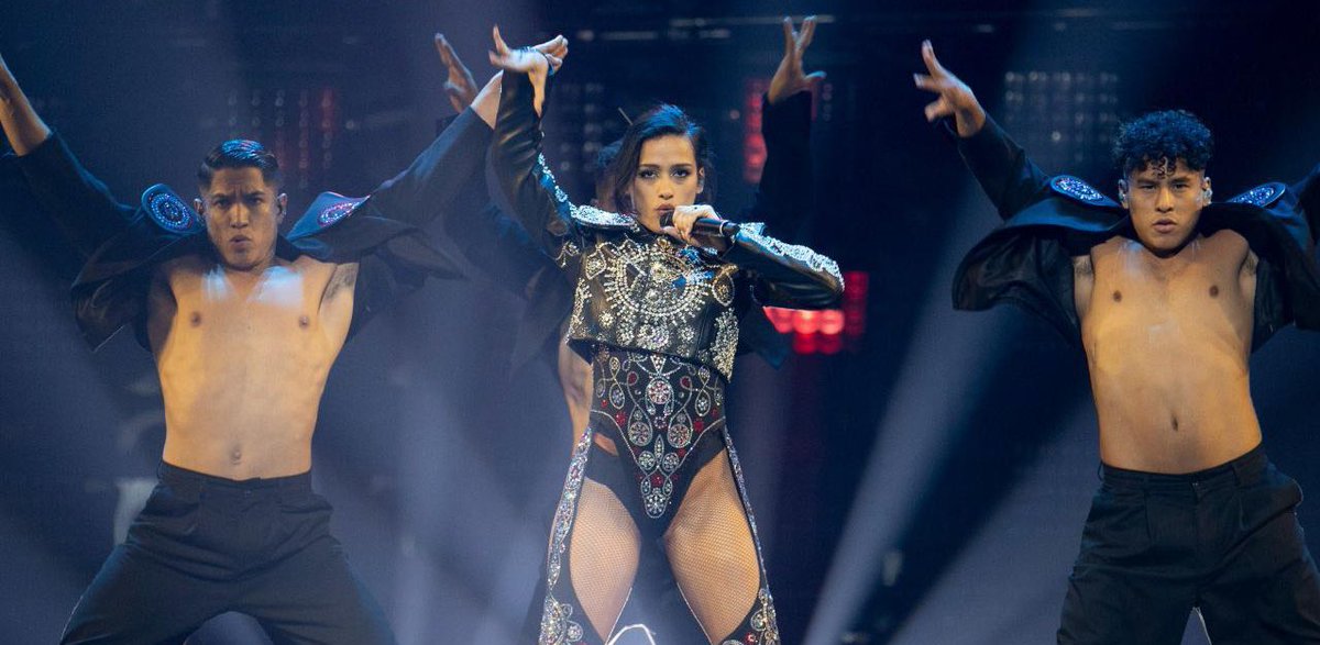 DIOOOOSS DIOSSSSS MADRE MÍA CHANEL SE HA COMIDO EL ESCENARIOOOOO, increíble como ha estado PERFECTA SUBLIME Y ESPECTACULAR. Qué barbaridaaaaaaaaaaad este año NO HAY NADA IGUAL. CHANEL YA HAS GANADOOOO #Eurovision