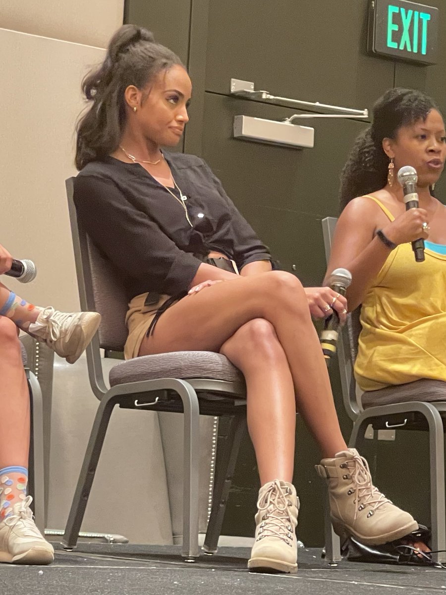 sapphicblunt's tweet photo. #ButImNotBitter @meagantandy https://t.co/0zHUhEh0eu