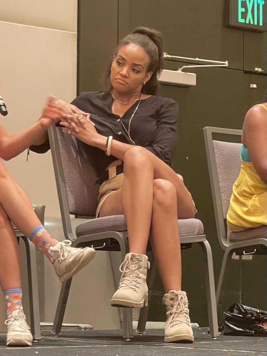 sapphicblunt's tweet photo. #ButImNotBitter @meagantandy https://t.co/0zHUhEh0eu