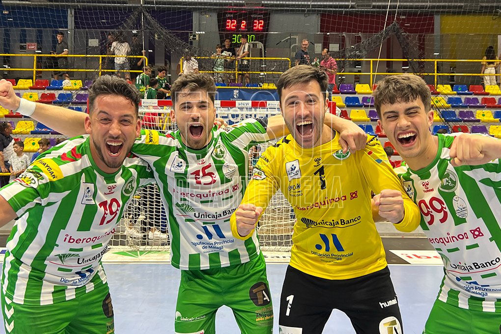 🏐 #Balonmano📰 #Antequera #Deportes 
👉 El Iberoquinoa se reencuentra con la magia perdida en el Argüelles y empata a 33 ante el indiscutible Barcelona.
@IberoquinoaABM #Asobal
#deporteATQ
#periodismoSOL
⤵️ Toda la crónica: bit.ly/3FJZMXj