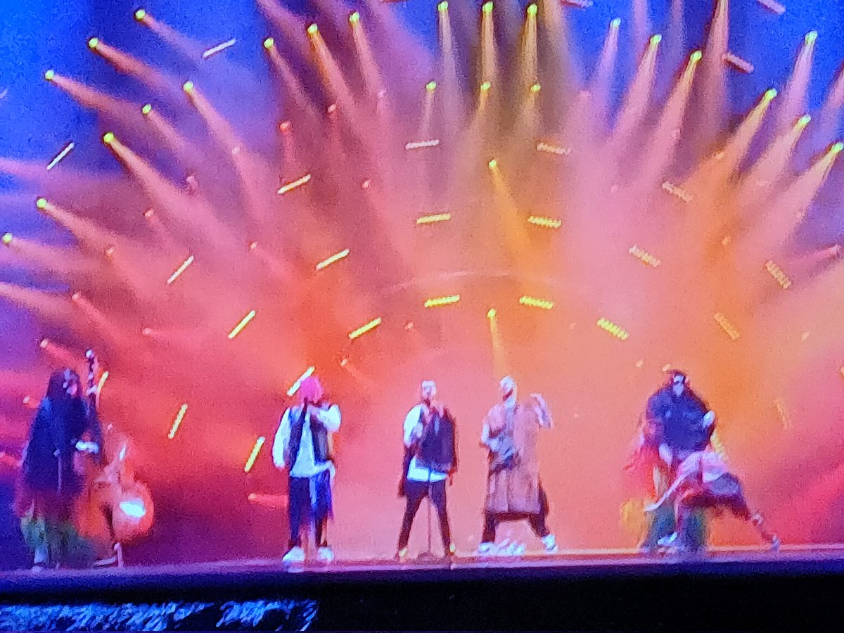 SoazNita's tweet photo. Cada uno haciendo su parte del trabajo y juntándolo al final be like: #Eurovision #Eurovision2022 #EurovisionRTVE https://t.co/1hrzLIwhWj