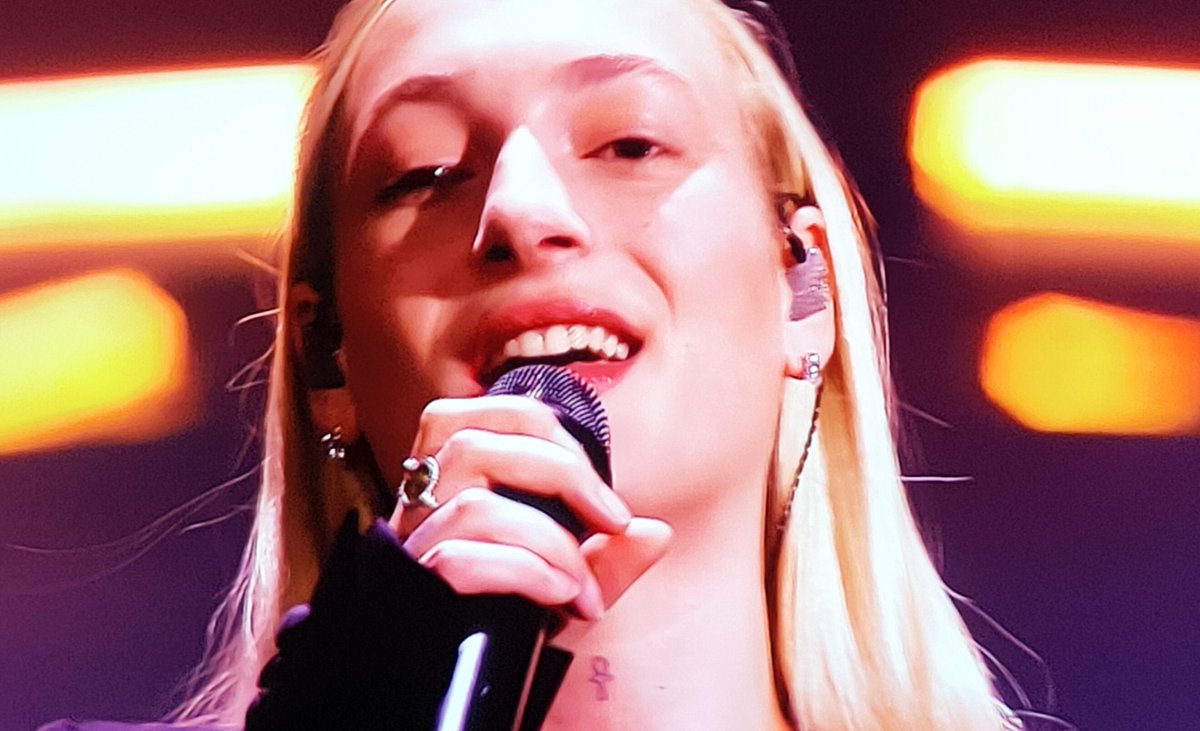 dvschend's tweet photo. Prachtig gezongen. Nog meer emotie. Dat einde 😍. Fantastisch gedaan. Be proud, be very proud

#S10 #Eurovision #songfestival #TeamS10 #1metS10 https://t.co/IHEcY8dDds