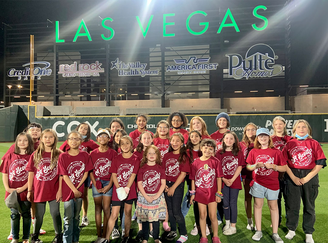 girlscoutsnv's tweet photo. Renewing during the Early Bird Incentive π¦ was a HOME RUN for these Girl Scouts! βΎ|| They had a blast at the baseball game π then had a sleep over π΄ in the baseball field! Let us know how much fun you had and share your comments and photos! π¬ πΈ#gsbaseball #gsavaitors https://t.co/2qghVLxMc2