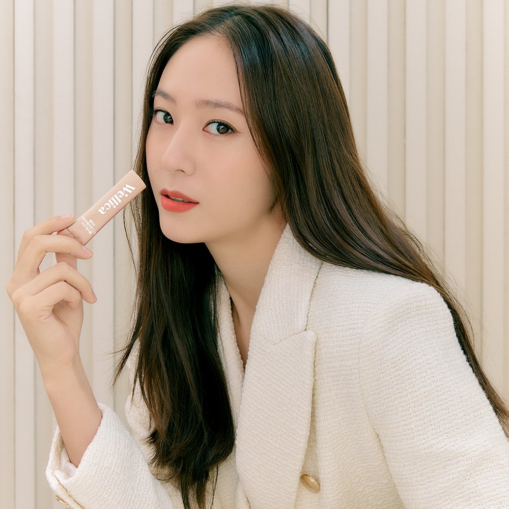 hourly krystal (@hourlykrystal) on Twitter photo 