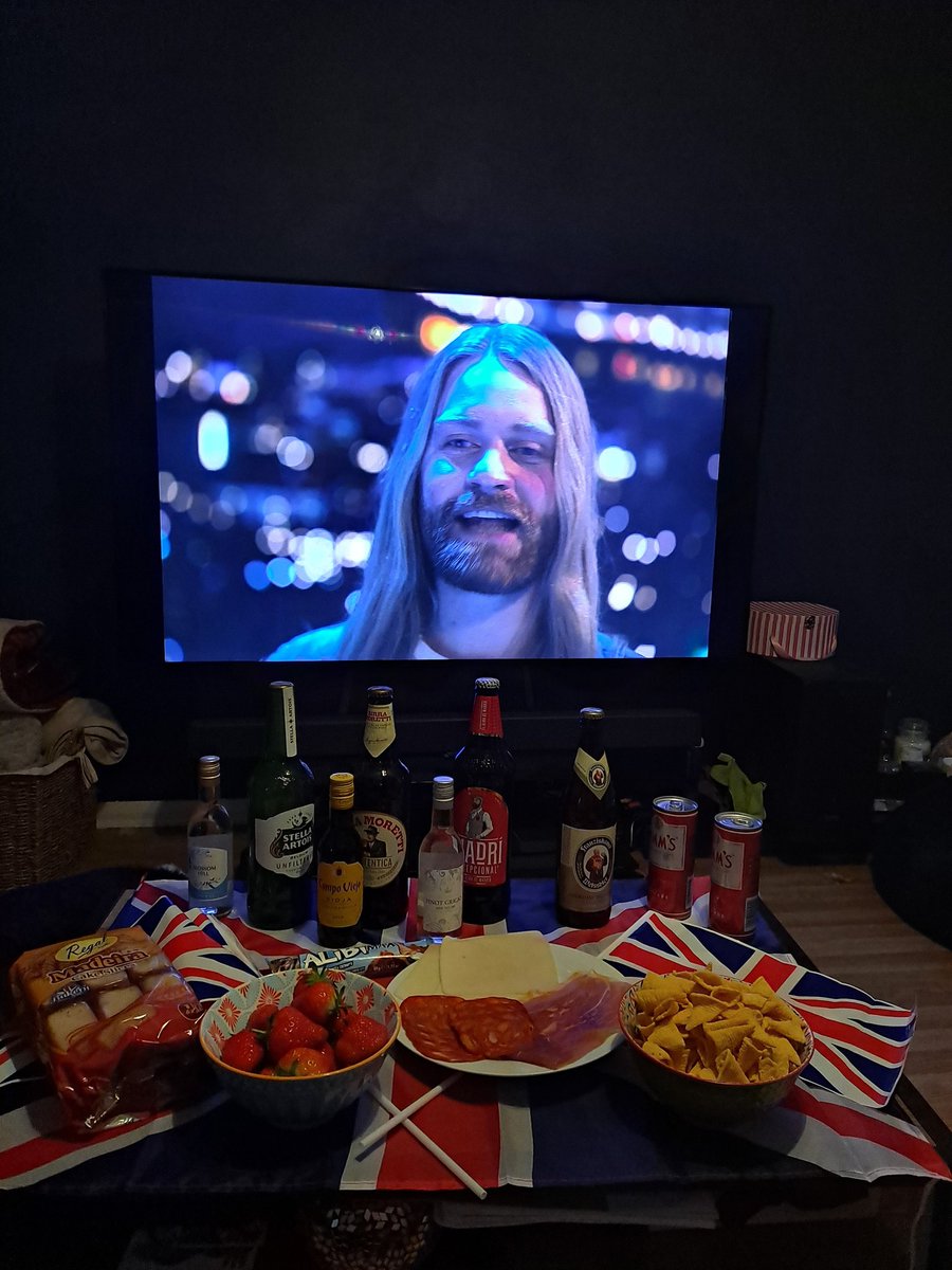 #Eurovision2022 come on UK 🙌