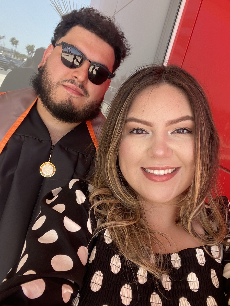 Clara_E_'s tweet photo. So proud of you my love!🧡🖤 #UTRGVGrad https://t.co/KTCXVFMRP0