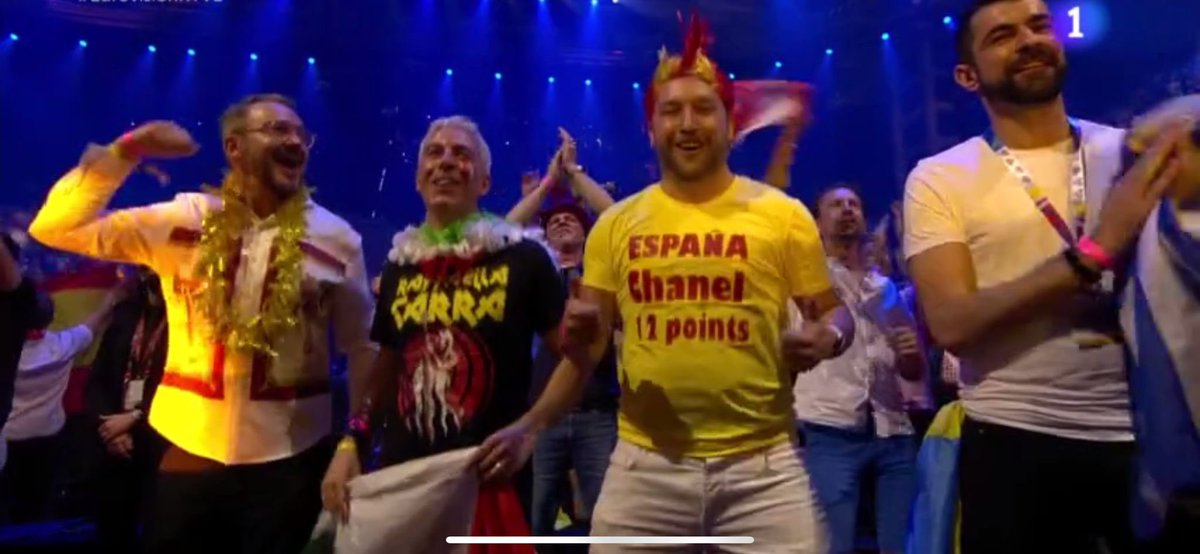 gemasalcedomuo2's tweet photo. Me declaro fan de estos hombres vamos españaaa!!!!!! #Spain12points  #ESC2022 #Chanelazo #Chanel #EspanaEnEurovision https://t.co/PIi4KWwXSM