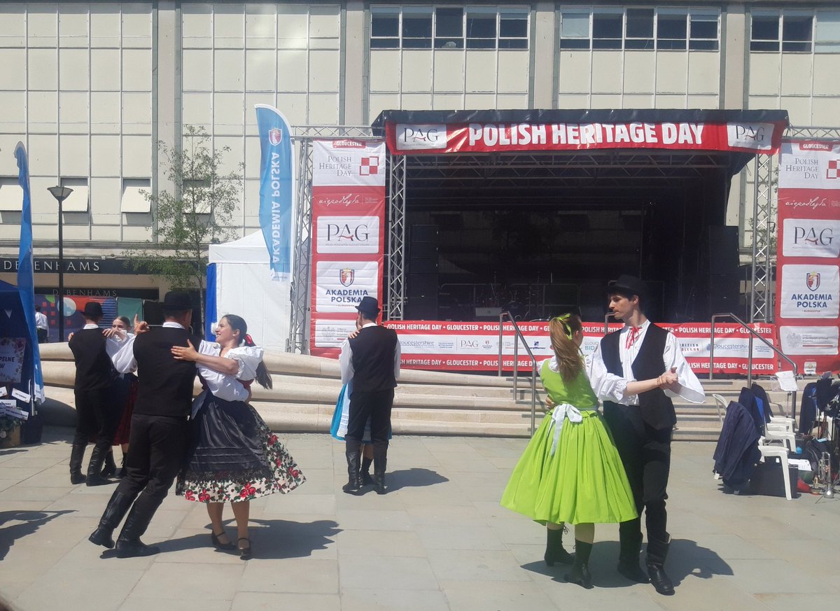 pauljames_glos's tweet photo. Brilliant @PLHeritageDay event in Kings Square, #Gloucester today. Wonderful to see the Square full of people enjoying themselves. Well done @CllrJaro and team. https://t.co/K2oxxWeMrS
