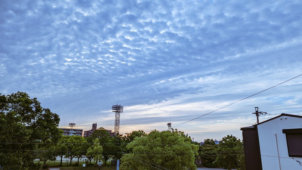 kazkato1969's tweet photo. 今日は晴れるかな
#空 #空のある風景 #雲 #sky #clouds #cloud #scenery #japan #skylovers #cloudlovers #sunriselover #sunrise #instascenery #skyporn #skyline #skylover #skylove #nagoya #kaz #jojo #cloudsmuseum https://t.co/oqgAg2OJEw