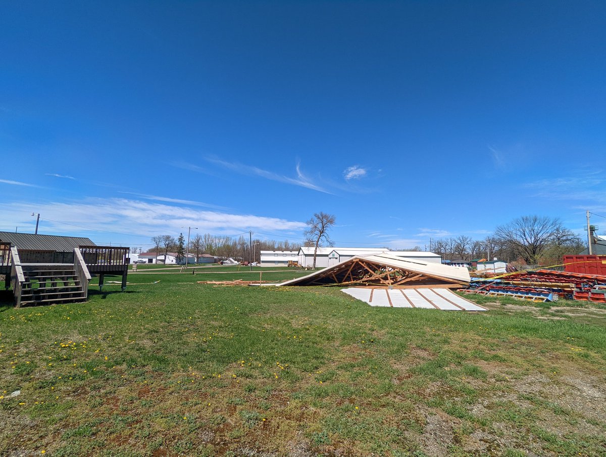 KryptoniteMedia's tweet photo. Storm damage from Thursday nights storm in Atkin Minnesota Fairgrounds. Any wind reports from Atkin?
(These images are from today at 3pm)
#mnwx #atkin @NWSTwinCities https://t.co/KqmxWSxViT