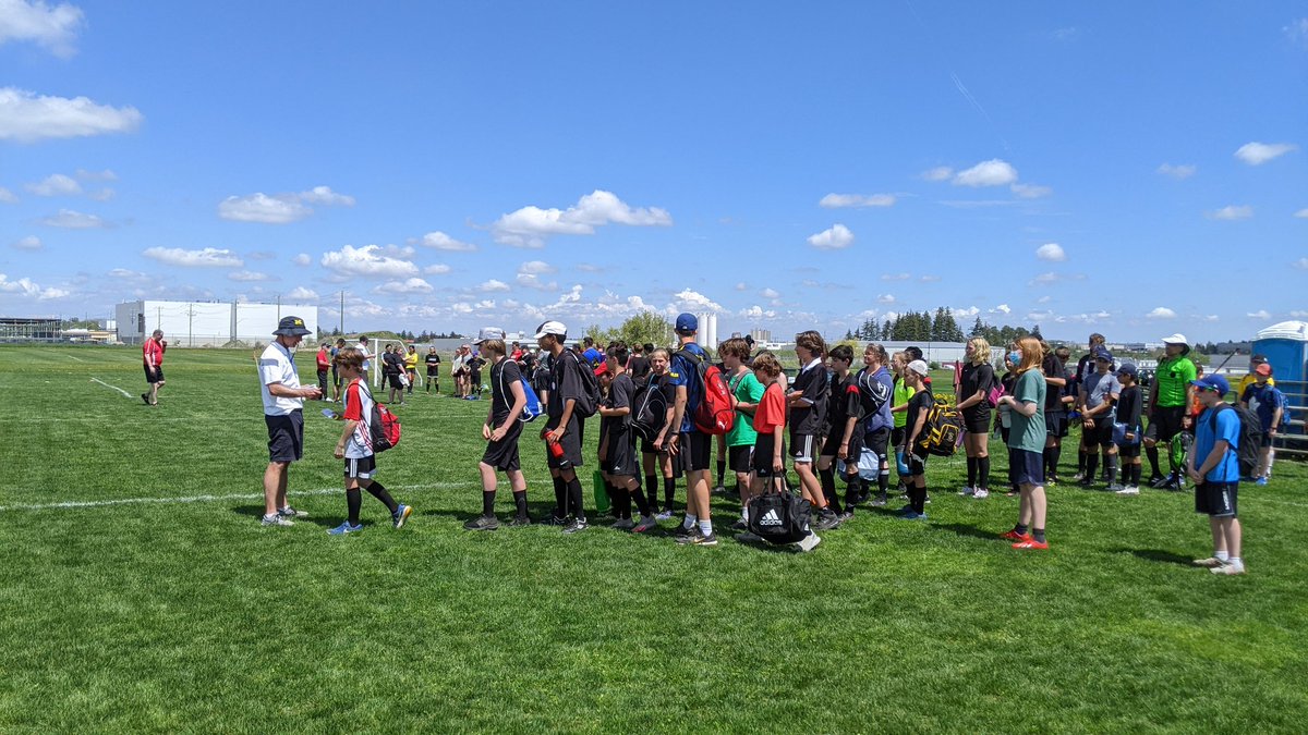 SouthwestRef's tweet photo. Finishing up the practical session at the ELC and SSG clinic @KitchenerSC with @Marlene22037124 @llwillia @ambeney @Shashtim ⚽ https://t.co/rhU4PkvvFk
