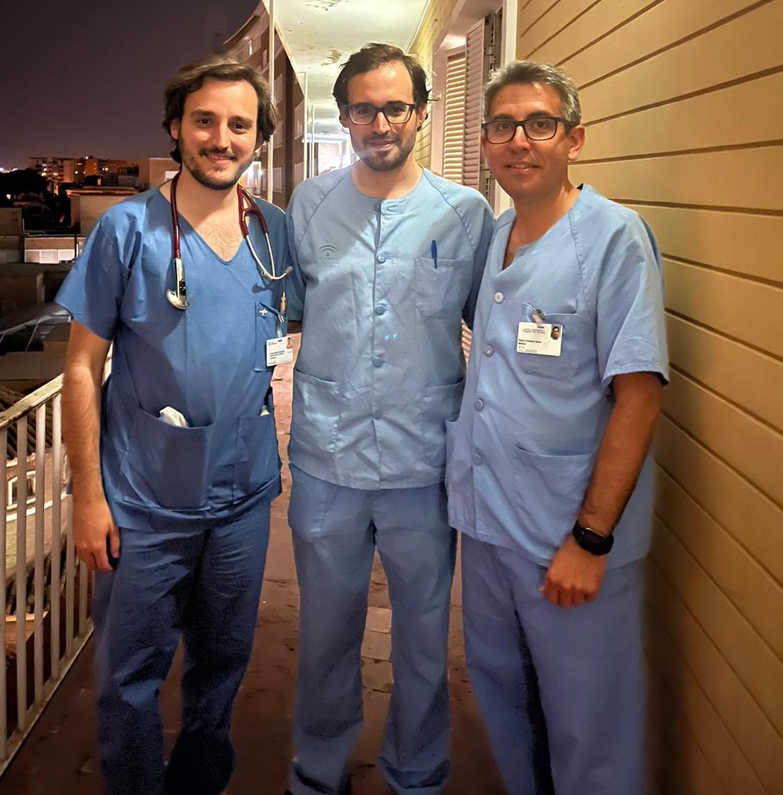 CorazonHuvr's tweet photo. Estos días despedimos a nuestros erre 5 de este año. Juanlu, Amadeo, Inma: flamantes cardiólogos con una excelente formación que han conseguido sacar su mejor versión estos cinco años. Gracias por tanto!Esta siempre será vuestra casa!El futuro es vuestro!ENHORABUENA! https://t.co/HGXpIozBDZ