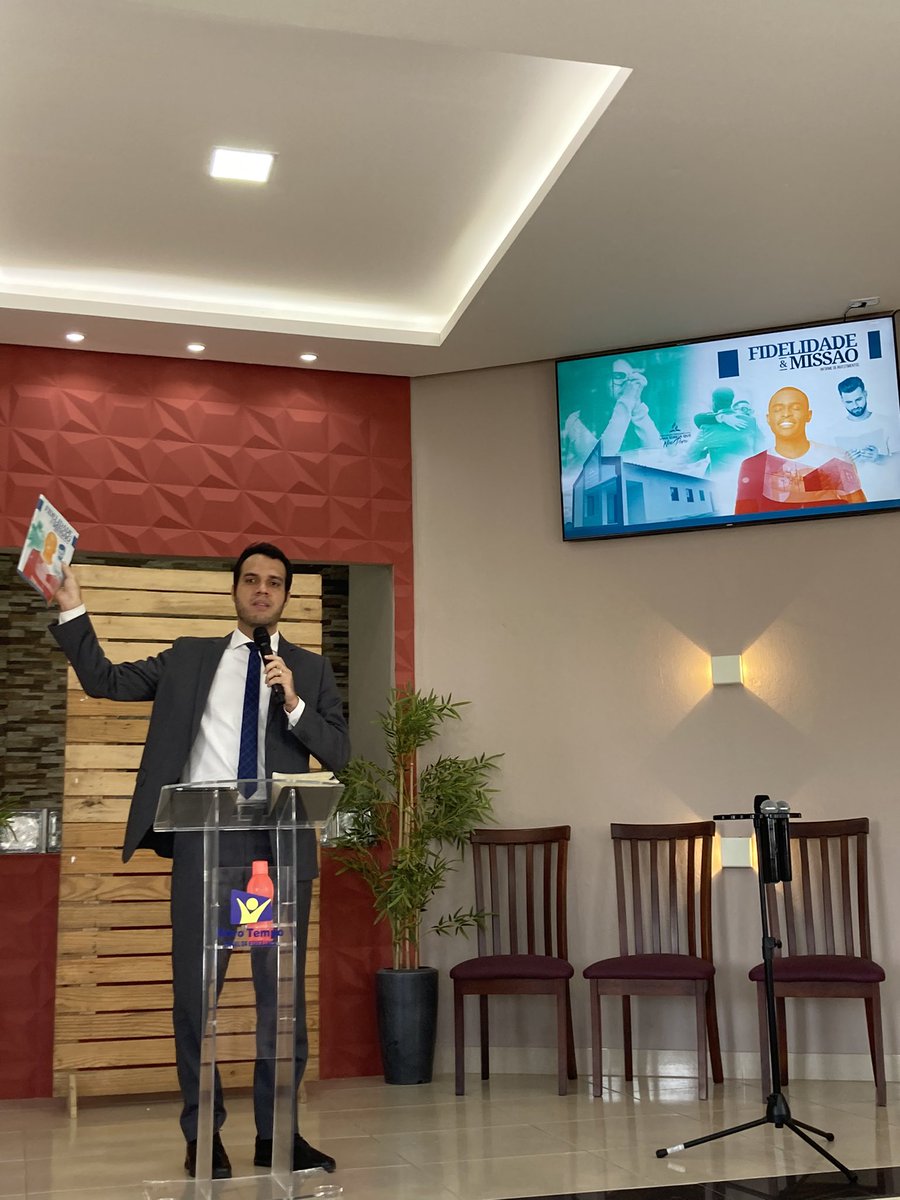 Alissonrmf's tweet photo. Hoje todas as famílias da @iasdape receberam a revista Fidelidade e Missão, que contém todos os investimentos realizados na missão e em reformas de igrejas em 2021. 

Transparência gera fidelidade! https://t.co/6DetOKJkkR