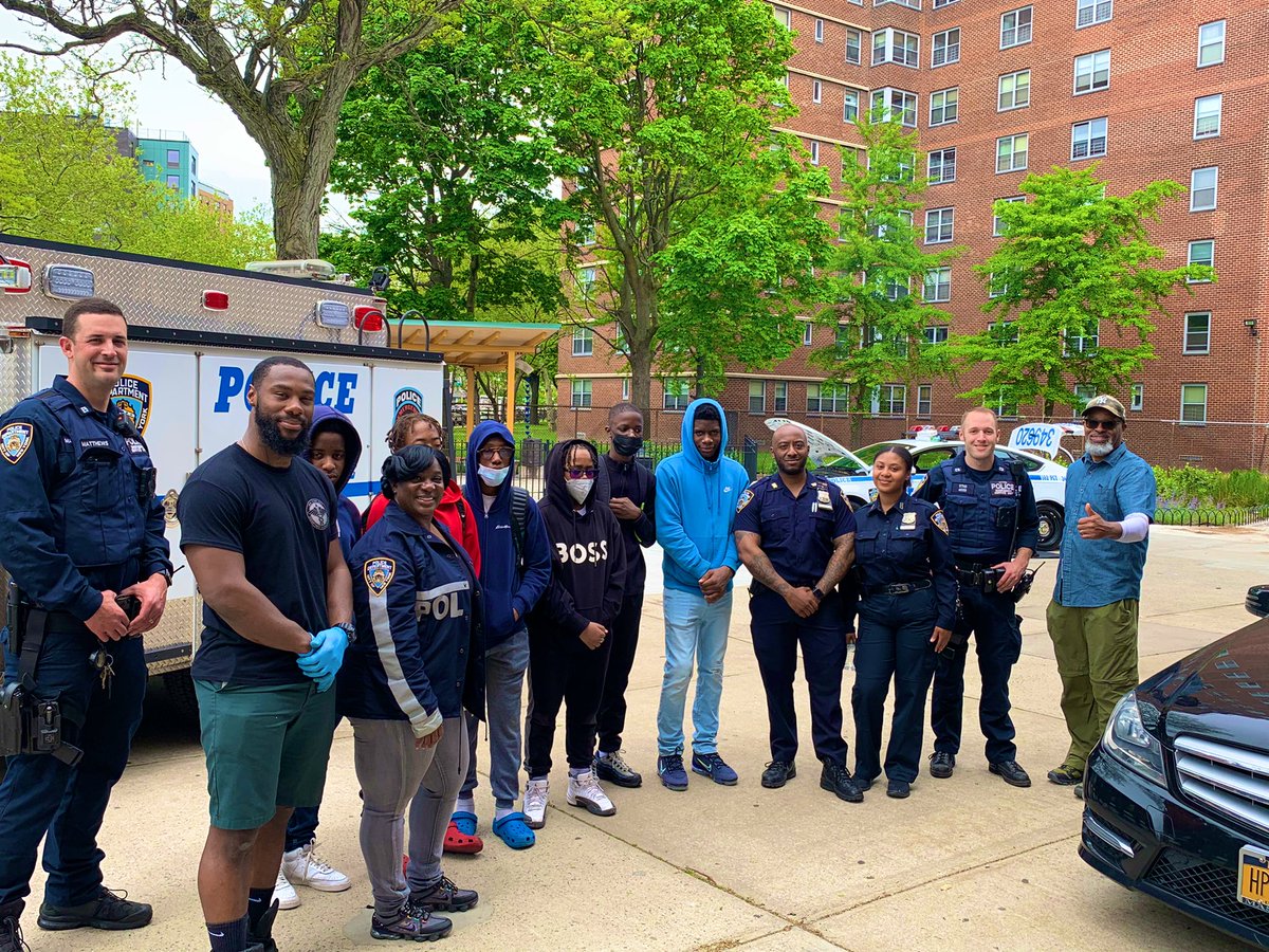 Thank you! <a href="/NYCSanitation/">NYC Sanitation</a> mechanic Smith for giving your time to teach MS72 youth basic automotive skills. And thanks to ESU 9, for explaining the reason why we use the “Jaws of Life” service tool. #CopsNkids <a href="/NYPDSpecialops/">NYPD Special Ops</a> <a href="/NYPDCommAffairs/">NYPD Community Affairs</a> <a href="/NYPD102Pct/">NYPD 102nd Precinct</a> <a href="/NYPD107Pct/">NYPD 107th Precinct</a> <a href="/DOEChancellor/">Chancellor Kamar H. Samuels</a>