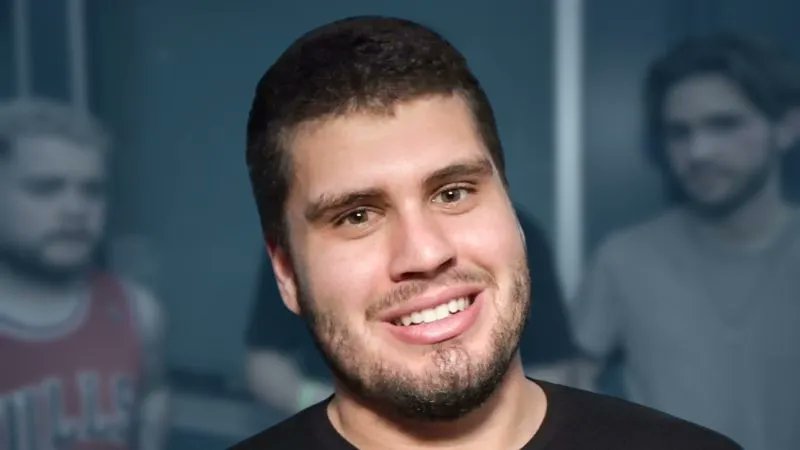 DigitalTourBus's tweet photo. .@JteeJoseph gives you some of his tips for being a musician on tour! Watch the video at https://t.co/wOj6rqxGuX
#jayjoseph #digitaltourbus #tourtips #musicianlife #bandlife #tourlife #musician #band #interview #singer #music https://t.co/DKA1SooSJ2