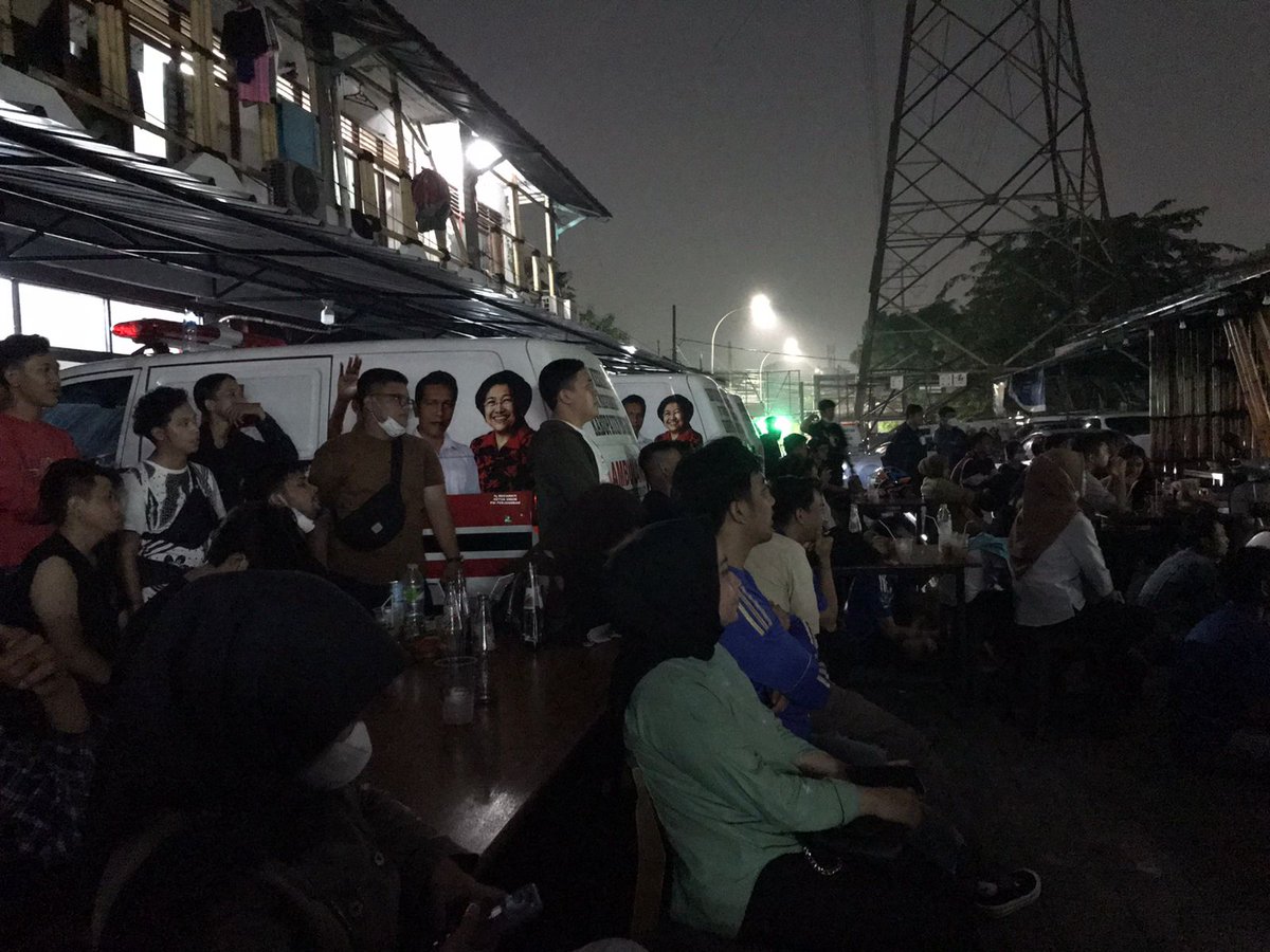 CISCjakarta's tweet photo. Dokumentasi LIVE SCREENING Final FA Cup
14-15 Mei 2022
@ Kedai Kopi Gilles, Jaktim
Terima kasih yg sudah ikut meramaikan live screening malam tadi. Maaf bila ada kekurangan.
Ramaikan terus nonbar selanjutnya
#CISCJakarta #ChelseaIndo #ThisisCISC #PrideofCISC #UnityInDiversity https://t.co/cCAiQu5i7h