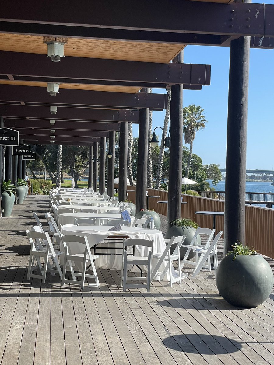 TayJaneGC's tweet photo. Empty tables, full heart ❤️
Incredibly grateful for the entire @SocalGCs AEC Planning Committee, BOD, and all of the attendees (in-person and virtual!) at #SCGC22 yesterday. Our community is strong and our future is bright ✨🧬✨ https://t.co/NSpFRFIjvD