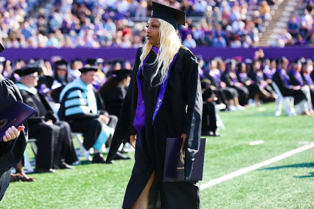TarletonWBB's tweet photo. This moment means everything 🎓 💜

Hats off to these three on achieving a lifetime accomplishment this morning! https://t.co/TGbEAEzN4S