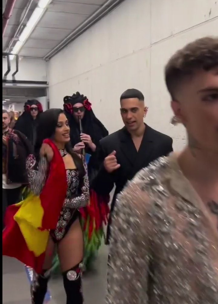 Dany03__'s tweet photo. This is THE BI PANIC 🇮🇹🇪🇦#escita #Eurovision2022 #Eurovision https://t.co/6JJzt3vnTs