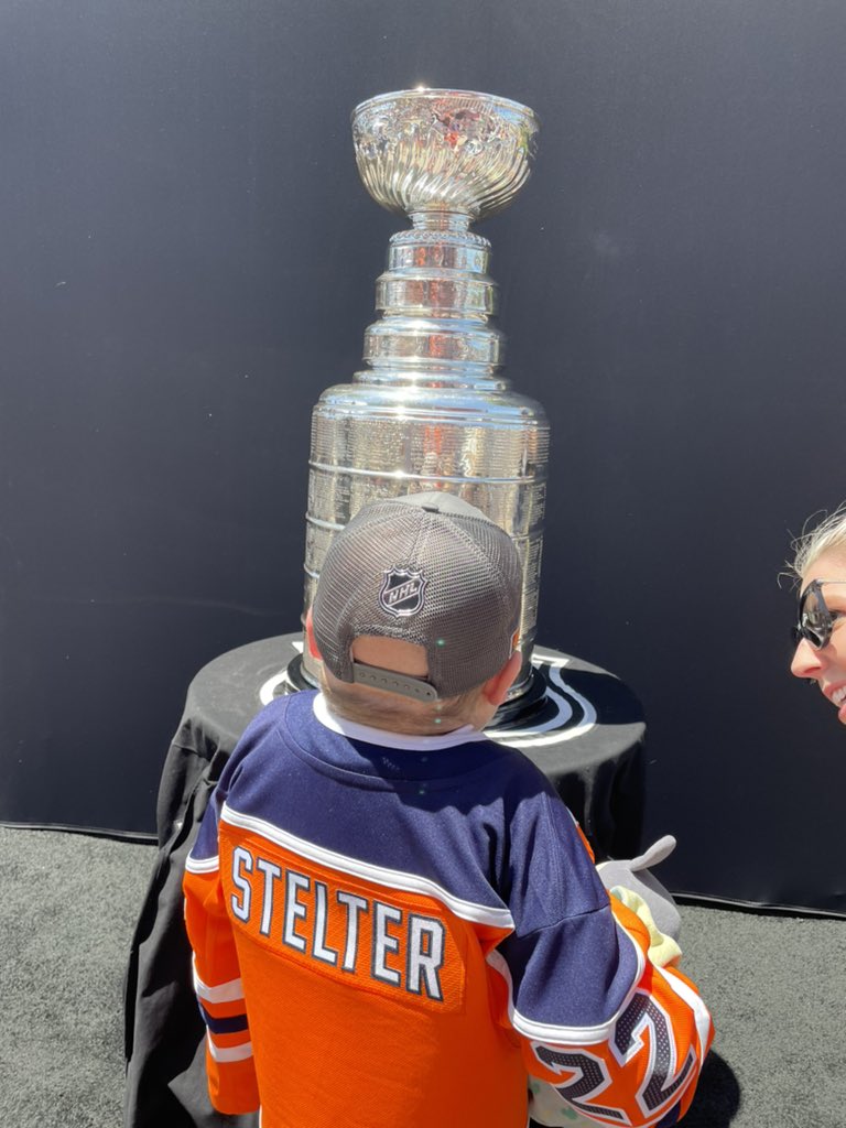 m_dan25's tweet photo. Hey @EdmontonOilers. Ben was checking out the Cup to make sure there was an empty space for his friends. It’s confirmed, there is. Let’s play La Bamba tonight, we will be home for round 2! #LetsGoOilers  #BenOilersStrong https://t.co/QdnhHm3wHF