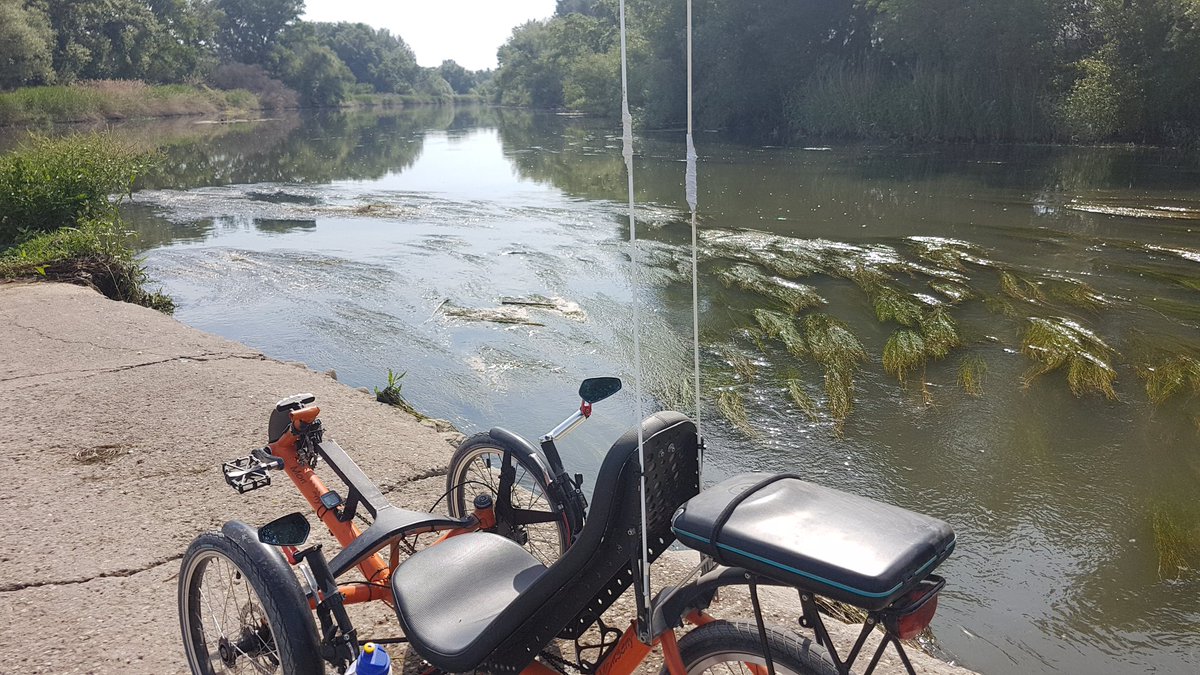 froilancan's tweet photo. Enjoying the river #MontoliuDeLleida #RecumbentTrike #recumbent #trike https://t.co/IUs2zyuigL