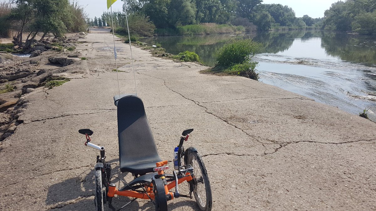 froilancan's tweet photo. Enjoying the river #MontoliuDeLleida #RecumbentTrike #recumbent #trike https://t.co/IUs2zyuigL