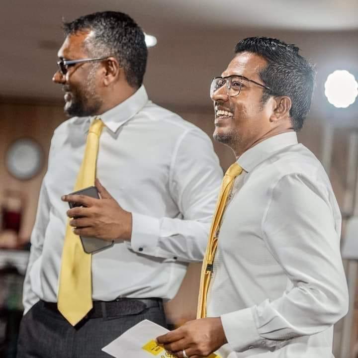 HassanShiyaan's tweet photo. #mdpchairperson inthikhaab 2022 gai AriUthurun #ThilafathugeRamzu #inthi ah thaaeedhu koh vote dhehvvi hurihaa beyfulhuhnnah varah bodah shukurihyyaa.
Maruhabaa @faya_i https://t.co/OKKpFxe1XJ