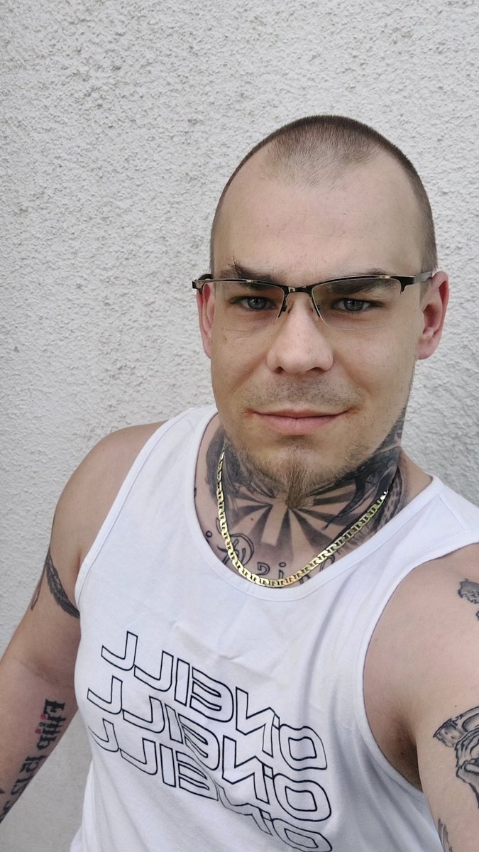 LolassCZ's tweet photo. #tattoobastard https://t.co/8YKnFFp0wp