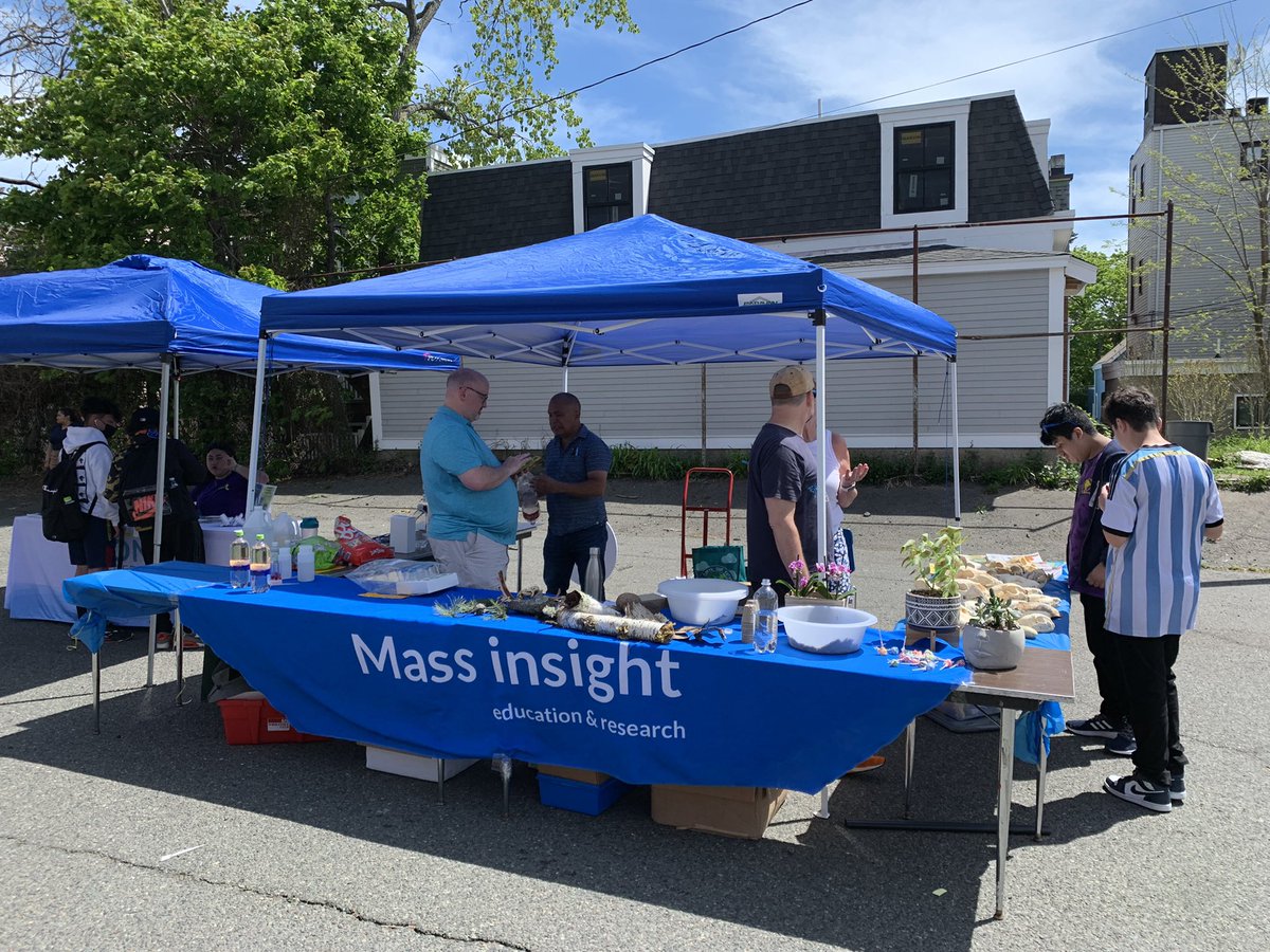 ebhs_science's tweet photo. @MassInsightEdu always rocks! Thank you for always giving your best to the East Boston Community! We appreciate you! https://t.co/cGhJJ1jKwe