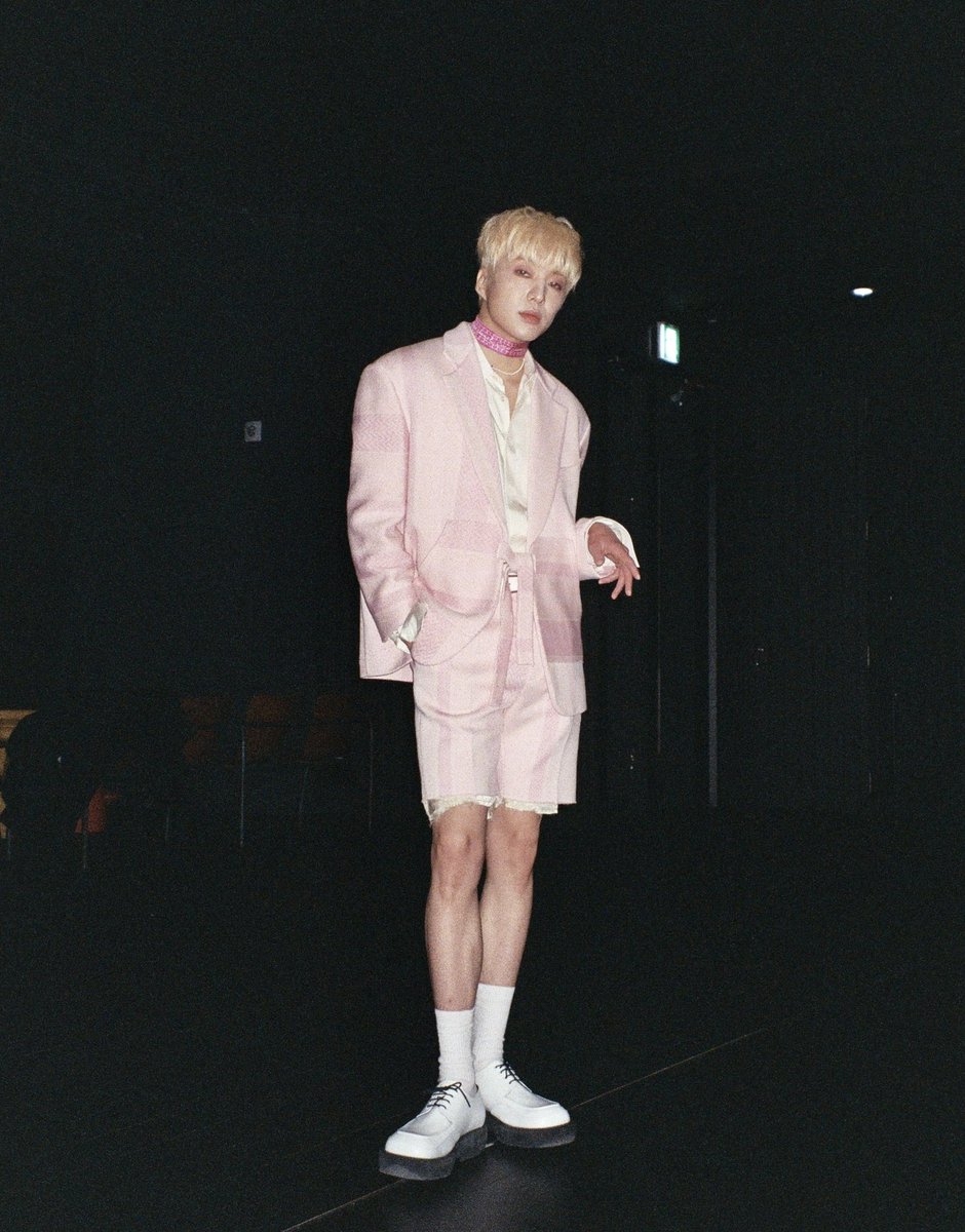 official_yoon_'s tweet photo. 조금 되바라진 제자이지만 감사합니다 나의 스승님💙 https://t.co/E9osMaxvur