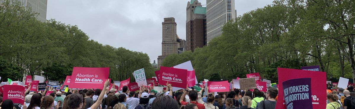 PeggyLeungMD's tweet photo. Rejuvenating to march along side friends, colleagues, sisters, families, and many others who value women’s right to privacy, reproductive control, and healthcare!#BansOffOurBodies @HanaILim_MD @MBensson @MKorMD @XWang90 @kingalexandraMD @lmmitch12 @rachel_tenney @Xiaohui14682222 https://t.co/179j0GjUiL