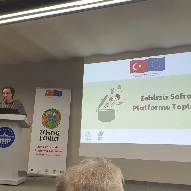 EKOLOGmersin's tweet photo. Buğday Derneği organizasyonu ile Zehirsiz Kentler projesi ile Zehirsiz Sofralar Platformu toplantısına katıldık. 
Büyük takdir ile takip ettiğimiz Murat Demirbaş ile tanışmak ayrı keyif kattı.

#ekologdernegi #zehirsizsofralarplatformu #çevre #sağlıklıbeslenme #bugdaydernegi https://t.co/TmUOvWi7D1