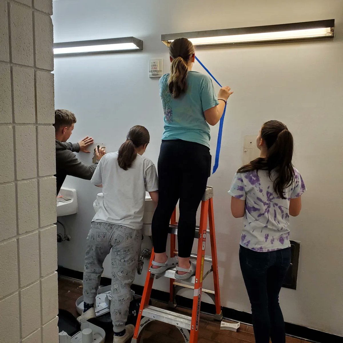 PamVerfaillie's tweet photo. VHS Bathroom upgrades from the @ValdezSchools #ValdezBucs @nationalbeta club! #AkLearns #WhyILibrary https://t.co/tvU8QKTZHQ
