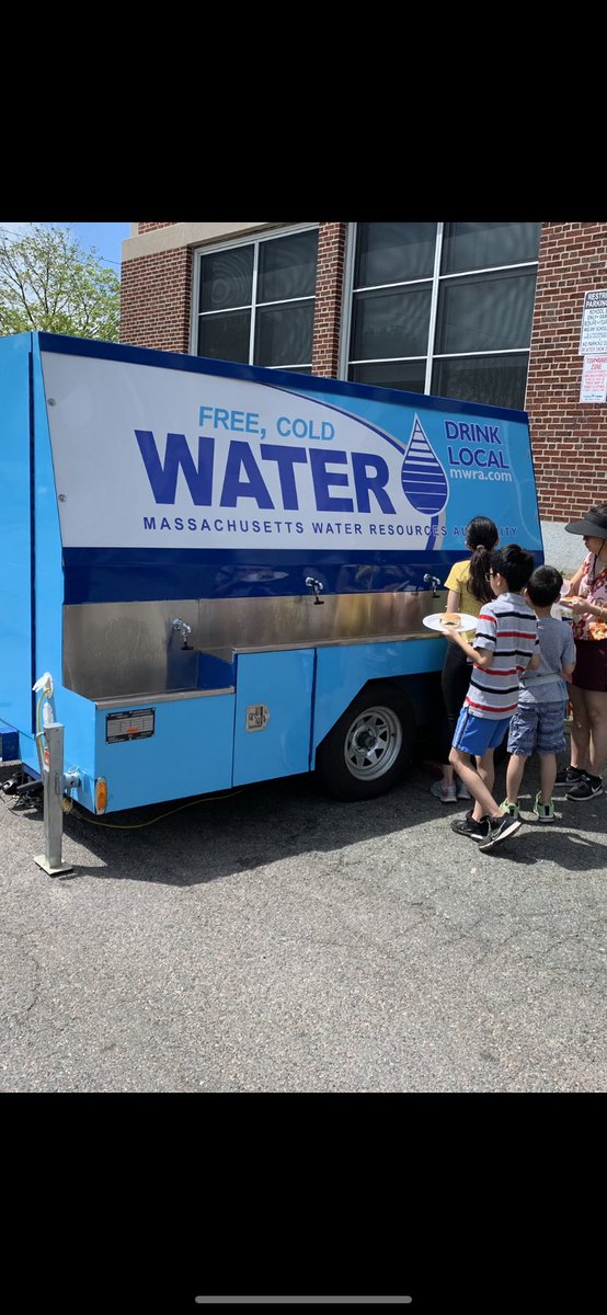 ebhs_science's tweet photo. Thank you @MWRA_update for supporting East Boston STEAM day! The water fountain was incredible and our community loved working with you! Special shout out to Meg and Walter! ⭐️🌟✨ https://t.co/7l0lZogwJ0