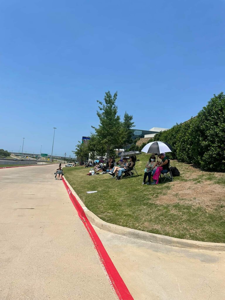 kitskorner_com's tweet photo. Practicing for my mother of the year award.. holding the line for the kids for the Olivia Rodrigo concert.. 93 degrees and counting… pretty sure all these young kids think I’m just a creepy old woman alone 😩😂🥵 https://t.co/sIhEteoyI8 https://t.co/LZcb3o59tc
