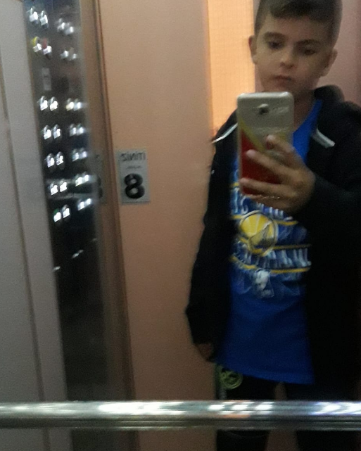 Kendisinden büyük telefon