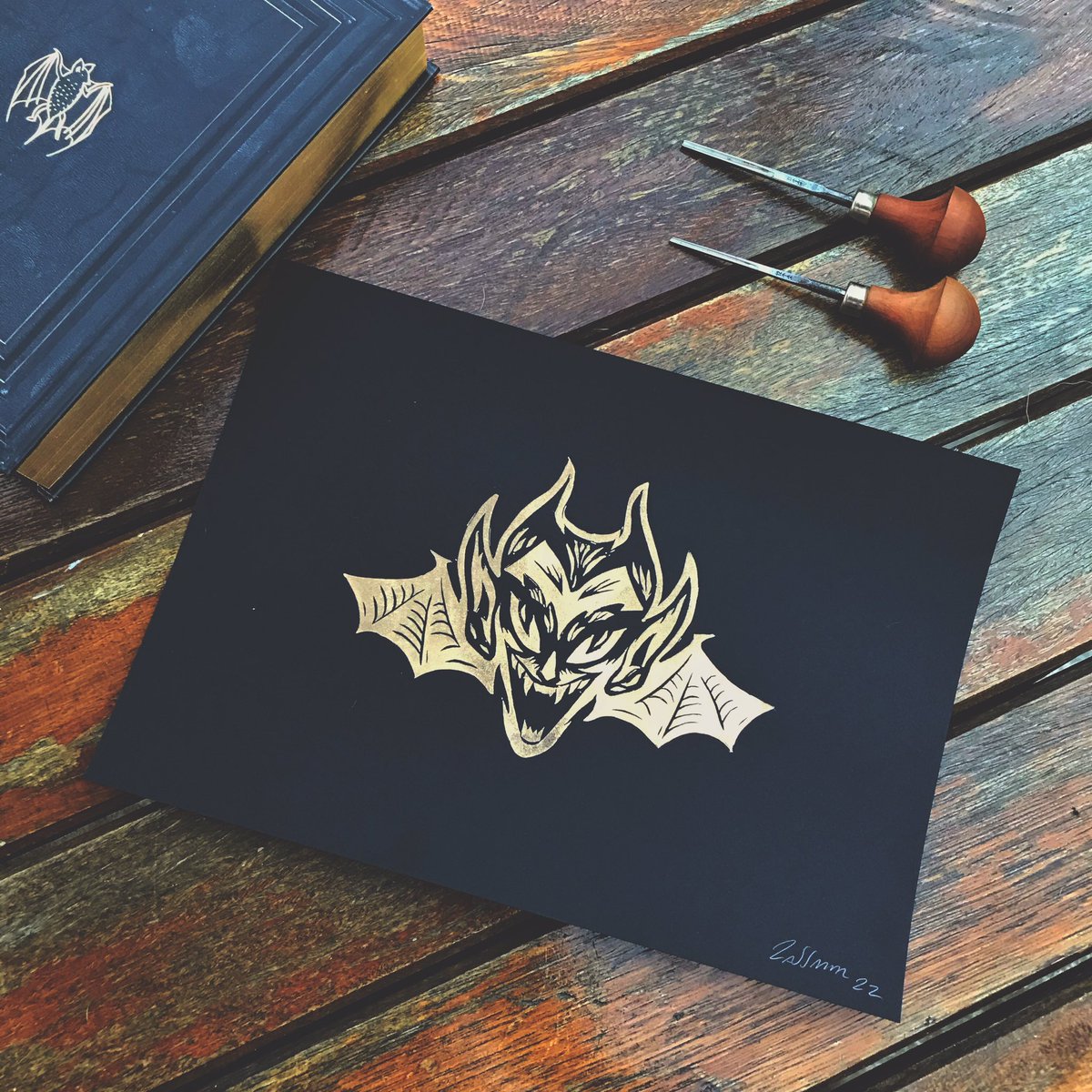 Gravura nova que fiz! Drácula.
Estou lendo o livro do Bram Stoker, aí dei uma empolgada. #woodcut #linocut #print #illustration