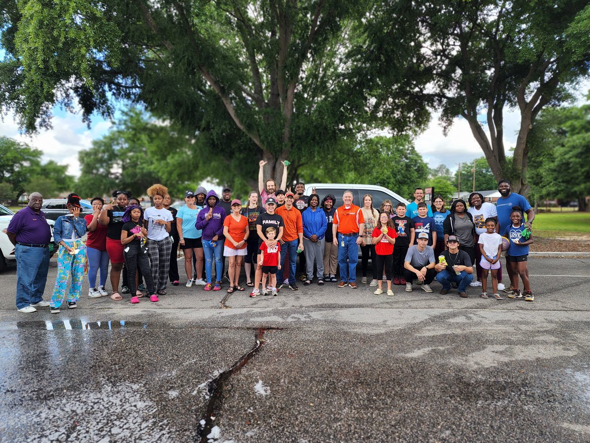 DCSDSuper's tweet photo. Awesome group picture! https://t.co/SqcT9aaJRl