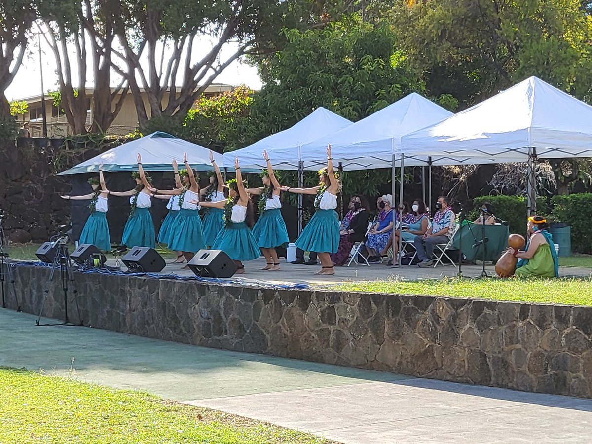 SpEdRecruitment's tweet photo. Our @uhmanoacoe Convocation is my favorite day of the year! We celebrate all the newly licensed #speducators!!! This event is personalized & fun because you can really see the love & friendships built within each cohort, even online during the pandemic <3 Congrats class of 2022! https://t.co/OI4TwQEQOq