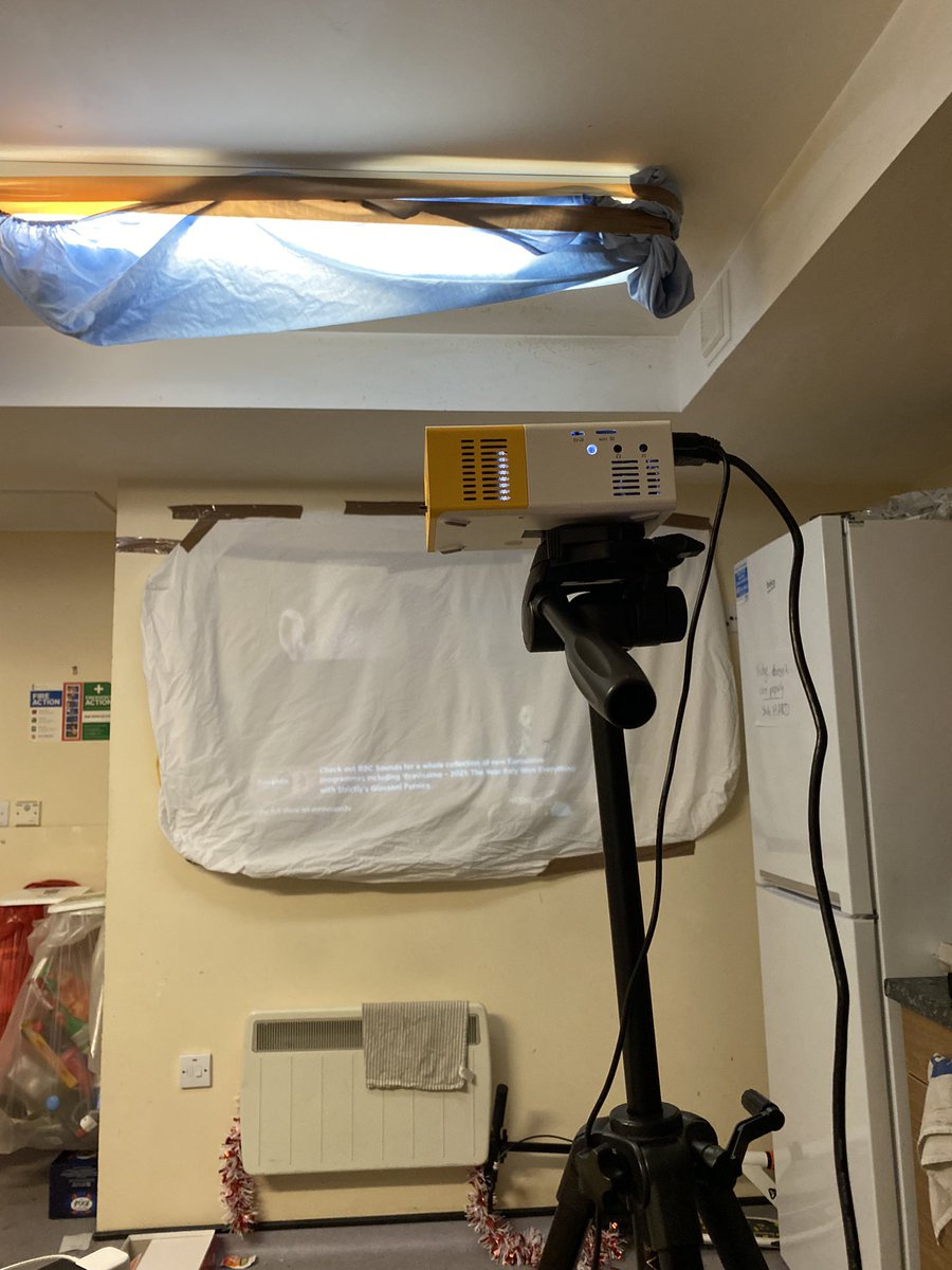 IlykHarry's tweet photo. @bbceurovision our homemade cinema which is crap quality 😭 #Eurovision https://t.co/FLVIVKveqm
