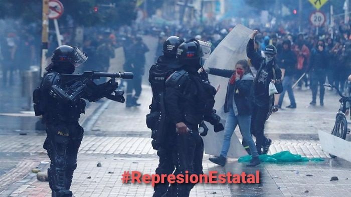 Eclides3's tweet photo. Colombianos, no olvidemos la orden del imputado contra los manifestantes:
Bala, garrote, pata, puño, desapariciones,saquen ojos.
#NoMasUribe
#NoMasDuque
#NoQueremosAFico https://t.co/BERdEnnUMA