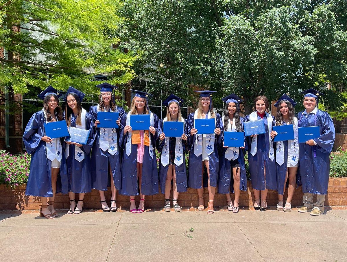 vernoncollegesb's tweet photo. Very proud of these young ladies for being great student athletes! One chapter closes as another begins! #ChapsForLife👌🏼 https://t.co/ddjqIS4YX3