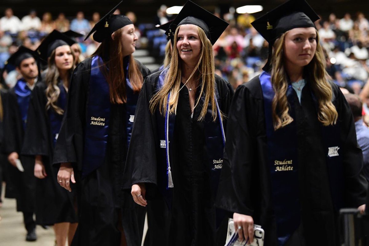 UISedu's tweet photo. Congratulations to all of the #UISedu Class of 2022 graduates who took part in the College of Liberal Arts and Sciences Commencement Ceremony today! #UIS22 https://t.co/Mq2rcJuwGm