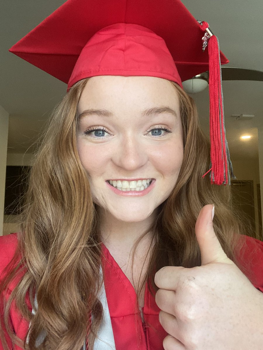 StephHenry24's tweet photo. My girl is graduating! #UNLVGrad https://t.co/tlIKNaIvxR