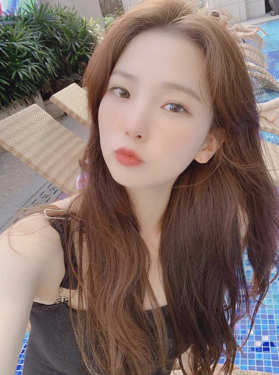 tokkily's tweet photo. 3rd and 4th gen visual she's just timeless https://t.co/aO8gVe4b2T